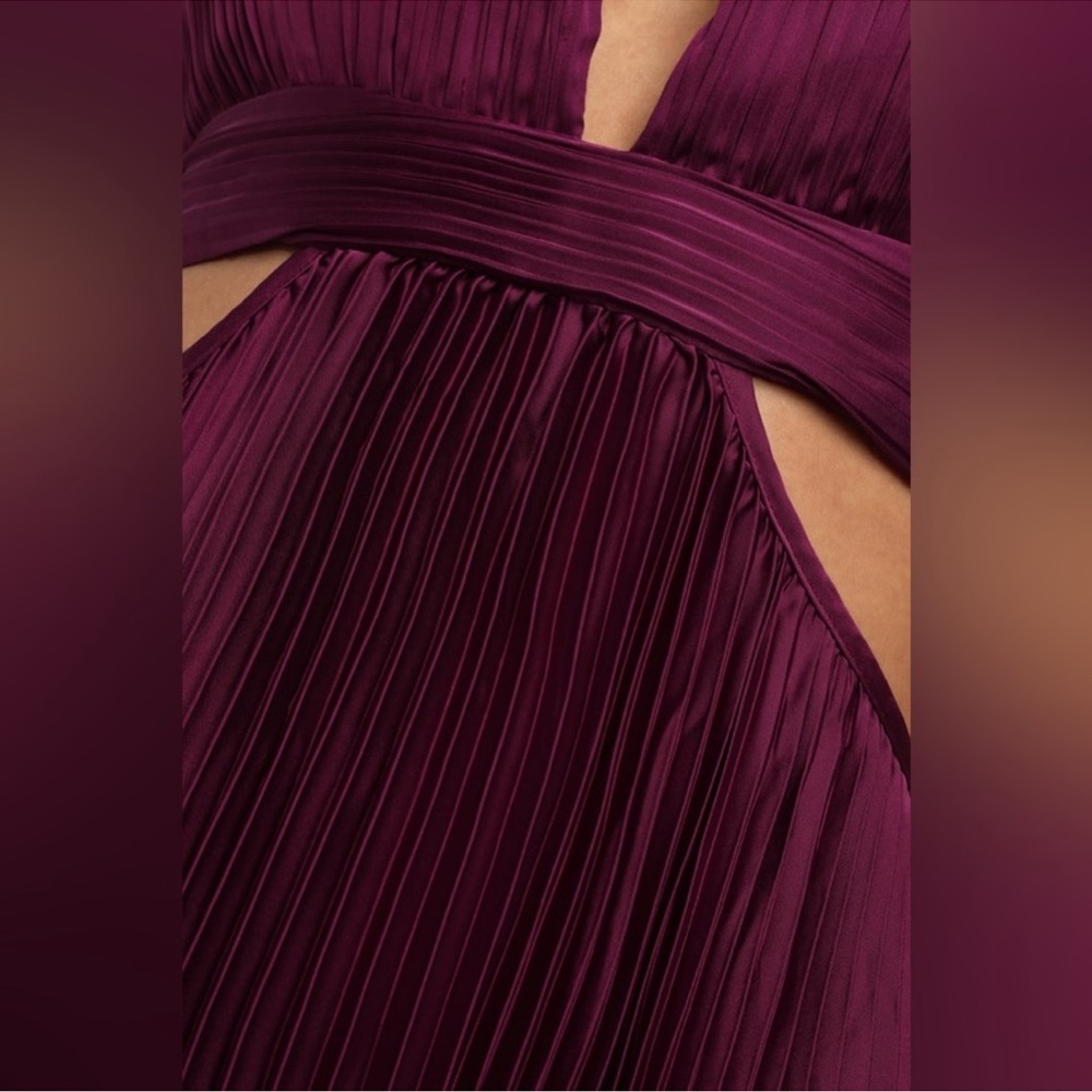 Minuet Plum satin pleated halter maxi dress size L 
( Maternity Optional ) - Picture 6 of 10